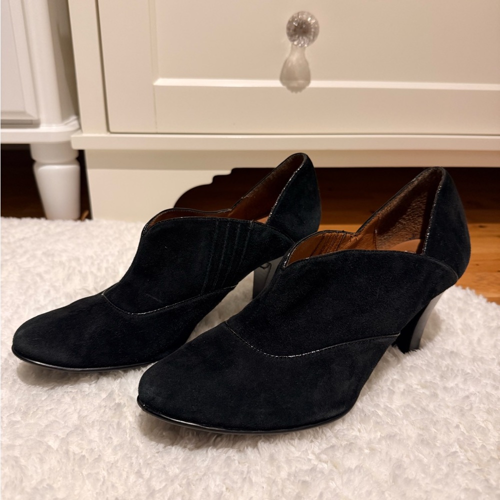 Sofft Black Suede Bootie Heels Women’s 11 M